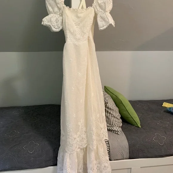 dresses for engagement photos Burgundy Puff Sleeve Pax Midi Dress main image 1